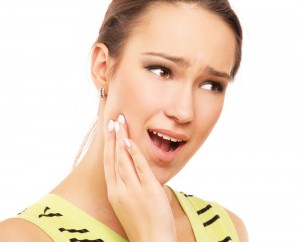 Thói quen vệ sinh răng miệng không đúng cách dễ dẫn đến các bệnh về răng miệng